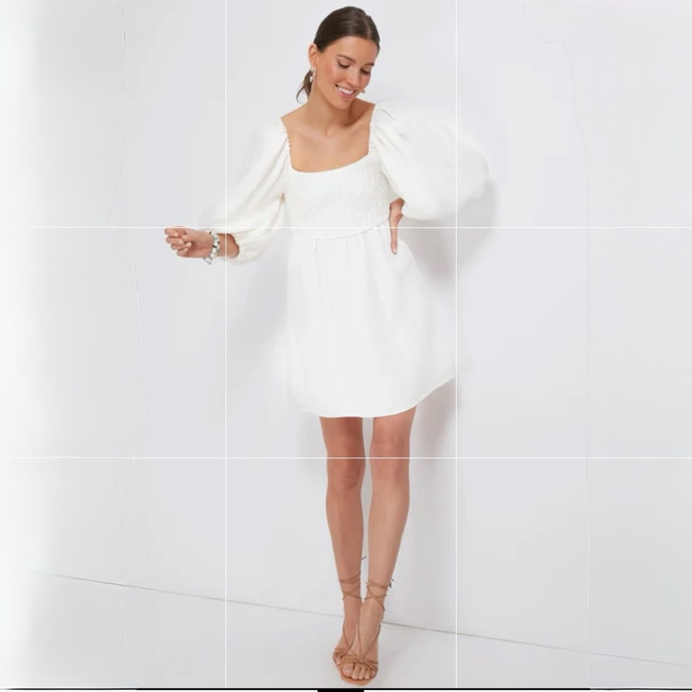 THE POMANDER PLACE WHITE “ANNIE” SMOCKED DRESS🤍🤍🤍